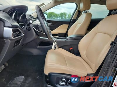 Zdjęcie 7 z 13 samochodu: 2020 JAGUAR F-PACE PREMIUM VIN:SADCJ2FX2LA620894 - miniatura