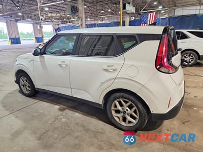Drugie zdjęcie samochodu z przodu: 2023 KIA SOUL LX VIN:KNDJ23AU0P7877249 - miniatura