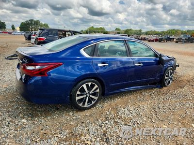 Trzecie zdjęcie samochodu z tyłu: 2017 NISSAN ALTIMA 2.5 SR VIN:1N4AL3AP1HC498427 - miniatura