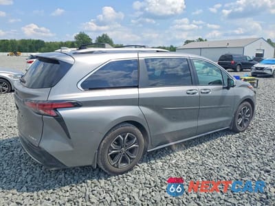 Trzecie zdjęcie samochodu z tyłu: 2026 TOYOTA SIENNA PLATINUM 7-PASSENGER VIN:5TDESKFC9TS243188 - miniatura