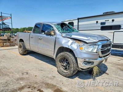 Czwarte zdjęcie samochodu z boku: 2019 RAM 1500 BIG HORN/LONE STAR VIN:1C6SRFBT3KN772093 - miniatura