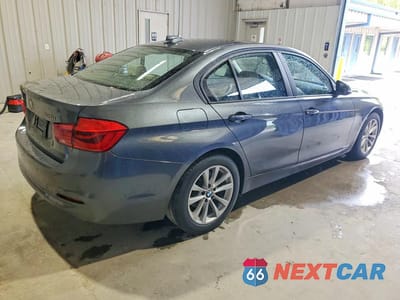 Trzecie zdjęcie samochodu z tyłu: 2018 BMW 320 XI VIN:WBA8A3C54JA505198 - miniatura