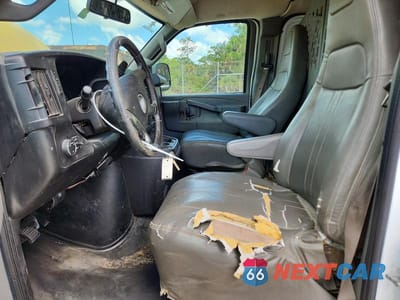 Zdjęcie 7 z 12 samochodu: 2018 CHEVROLET EXPRESS 2500 CARGO DELIVERY VAN VIN:1GCWGAFP5J1342605 - miniatura