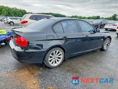 Trzecie zdjęcie samochodu z tyłu: 2011 BMW 328 XI SULEV VIN:WBAPK5C55BA995432 - miniatura