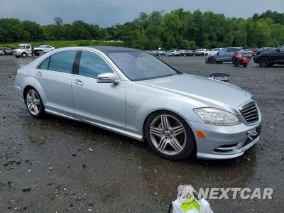 Czwarte zdjęcie samochodu z boku: 2012 MERCEDES-BENZ S 550 4MATIC VIN:WDDNG9EB4CA441943 - miniatura