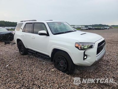 Czwarte zdjęcie samochodu z boku: 2024 TOYOTA 4RUNNER TRD OFF-ROAD PREMIUM VIN:JTERU5JR4R6290948 - miniatura