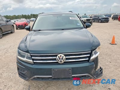 Piąte zdjęcie samochodu w środku: 2019 VOLKSWAGEN TIGUAN S VIN:3VV1B7AX5KM126665 - miniatura