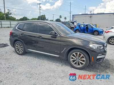 Czwarte zdjęcie samochodu z boku: 2018 BMW X3 XDRIVE30I VIN:5UXTR9C52JLC69486 - miniatura