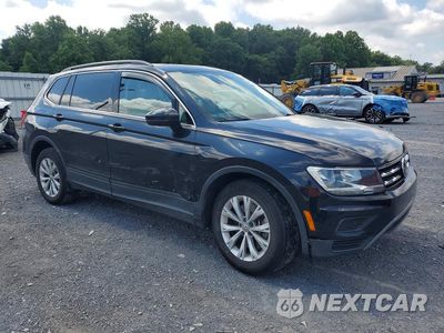Czwarte zdjęcie samochodu z boku: 2019 VOLKSWAGEN TIGUAN SE VIN:3VV2B7AX5KM071154 - miniatura