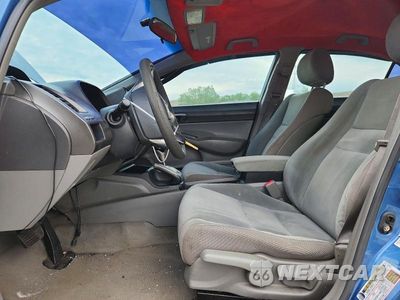 Zdjęcie 7 z 12 samochodu: 2010 HONDA CIVIC LX VIN:2HGFA1F5XAH317816 - miniatura