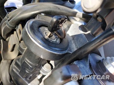 Zdjęcie 8 z 9 samochodu: 2017 YAMAHA XSR900 C VIN:JYARN47Y9HA000561 - miniatura