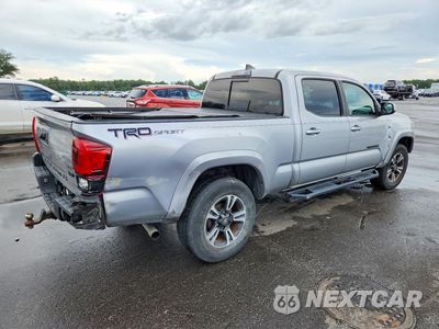 Trzecie zdjęcie samochodu z tyłu: 2018 TOYOTA TACOMA TRD SPORT VIN:5TFBZ5DN4JX004370 - miniatura