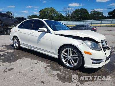 Czwarte zdjęcie samochodu z boku: 2013 MERCEDES-BENZ C 250 VIN:WDDGF4HB2DA767462 - miniatura
