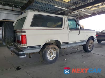 Trzecie zdjęcie samochodu z tyłu: 1990 FORD BRONCO U100 VIN:1FMEU15N1LLB33997 - miniatura