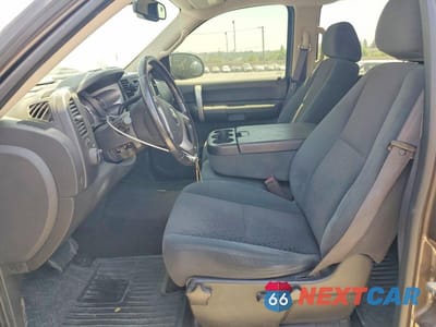 Zdjęcie 7 z 12 samochodu: 2008 CHEVROLET SILVERADO C2500 HEAVY DUTY VIN:1GCHC23KX8F116530 - miniatura