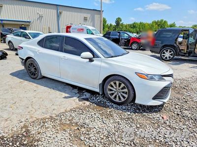 Czwarte zdjęcie samochodu z boku: 2020 TOYOTA CAMRY LE VIN:4T1C11AK8LU999962 - miniatura