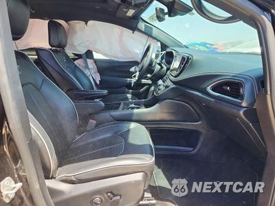 Zdjęcie 7 z 13 samochodu: 2023 CHRYSLER PACIFICA LIMITED VIN:2C4RC1GG5PR629311 - miniatura