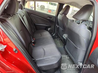 Zdjęcie 10 z 13 samochodu: 2017 TOYOTA PRIUS THREE VIN:JTDKARFU4H3537176 - miniatura