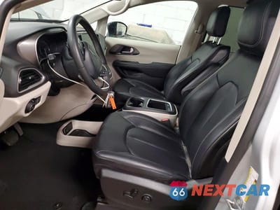Zdjęcie 7 z 13 samochodu: 2024 CHRYSLER PACIFICA TOURING L VIN:2C4RC1BG1RR182616 - miniatura