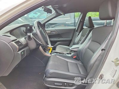 Zdjęcie 7 z 12 samochodu: 2016 HONDA ACCORD SPORT VIN:1HGCR2F56GA117654 - miniatura