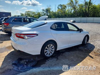 Trzecie zdjęcie samochodu z tyłu: 2018 TOYOTA CAMRY LE VIN:4T1B11HK4JU609227 - miniatura