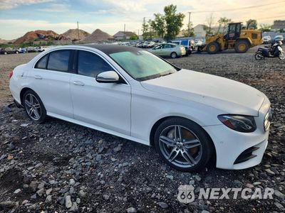 Czwarte zdjęcie samochodu z boku: 2018 MERCEDES-BENZ E 300 4MATIC VIN:WDDZF4KB4JA467922 - miniatura