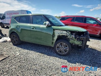Czwarte zdjęcie samochodu z boku: 2021 KIA SOUL EX VIN:KNDJ33AU2M7134746 - miniatura