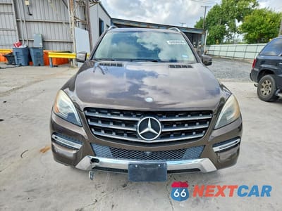 Piąte zdjęcie samochodu w środku: 2015 MERCEDES-BENZ ML 250 BLUETEC VIN:4JGDA0EB7FA535303 - miniatura