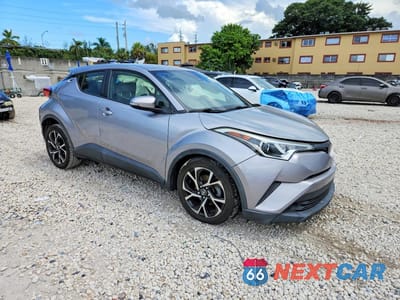 Czwarte zdjęcie samochodu z boku: 2019 TOYOTA C-HR XLE VIN:JTNKHMBX6K1018806 - miniatura