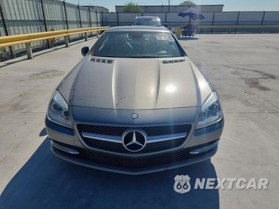 Piąte zdjęcie samochodu w środku: 2015 MERCEDES-BENZ SLK 250 VIN:WDDPK4HA8FF109105 - miniatura