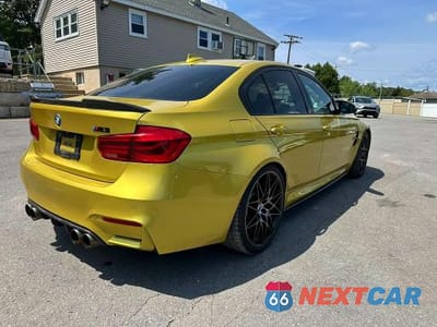 Trzecie zdjęcie samochodu z tyłu: 2018 BMW M3 VIN:WBS8M9C5XJ5L71960 - miniatura