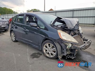 Czwarte zdjęcie samochodu z boku: 2011 HONDA FIT SPORT VIN:JHMGE8H59BC002084 - miniatura
