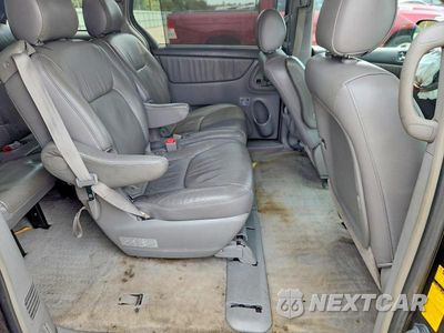 Zdjęcie 11 z 13 samochodu: 2008 TOYOTA SIENNA XLE LIMITED VIN:5TDBK22C68S012989 - miniatura