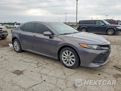 Czwarte zdjęcie samochodu z boku: 2018 TOYOTA CAMRY LE VIN:4T1B11HK8JU141261 - miniatura