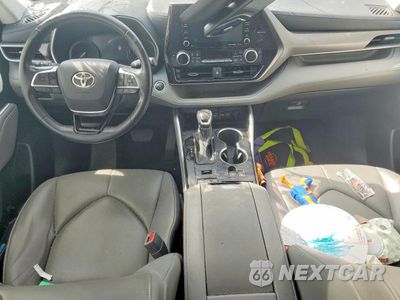 Zdjęcie 8 z 13 samochodu: 2021 TOYOTA HIGHLANDER XLE VIN:5TDGZRBH1MS142307 - miniatura