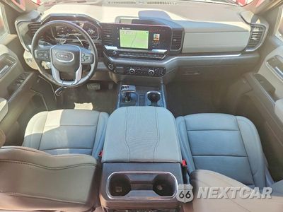 Zdjęcie 8 z 12 samochodu: 2025 GMC SIERRA K1500 SLT VIN:3GTUUDED8SG232238 - miniatura