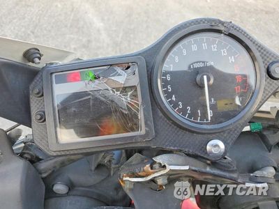 Zdjęcie 7 z 9 samochodu: 2001 HONDA CBR600 F4 VIN:JH2PC35061M201452 - miniatura