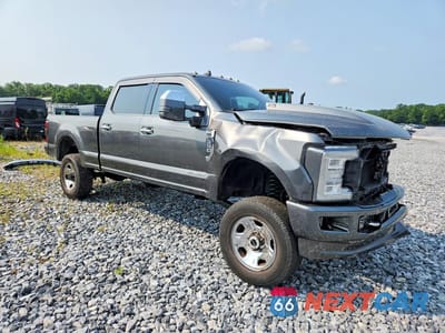 Czwarte zdjęcie samochodu z boku: 2019 FORD F350 SUPER DUTY VIN:1FT8W3BT5KEC65562 - miniatura