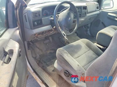 Zdjęcie 8 z 13 samochodu: 2004 FORD F350 SRW SUPER DUTY VIN:1FTSX31S74EB36169 - miniatura