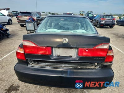 Zdjęcie 6 z 12 samochodu: 2000 HONDA ACCORD LX VIN:1HGCG5640YA033801 - miniatura