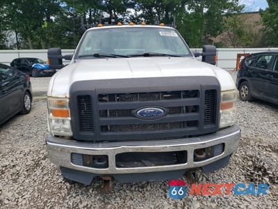 Piąte zdjęcie samochodu w środku: 2009 FORD F250 SUPER DUTY VIN:1FDNF21559EA66775 - miniatura