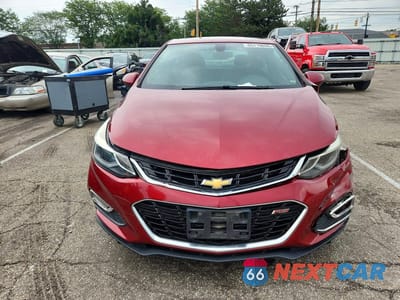 Piąte zdjęcie samochodu w środku: 2017 CHEVROLET CRUZE LT VIN:1G1BE5SMXH7232026 - miniatura