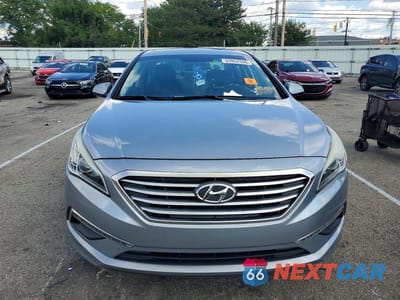 Piąte zdjęcie samochodu w środku: 2015 HYUNDAI SONATA SE VIN:5NPE24AFXFH183462 - miniatura