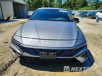 Piąte zdjęcie samochodu w środku: 2025 HYUNDAI ELANTRA SEL SPORT VIN:KMHLM4DG5SU934663 - miniatura