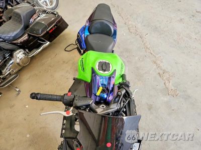Piąte zdjęcie samochodu w środku: 2025 KAWASAKI EX650 P VIN:ML5EXEP17SDAE8483 - miniatura