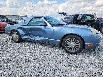 Czwarte zdjęcie samochodu z boku: 2005 FORD THUNDERBIRD VIN:1FAHP60A85Y103448 - miniatura