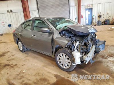 Czwarte zdjęcie samochodu z boku: 2019 NISSAN VERSA SV VIN:3N1CN7AP2KL859974 - miniatura