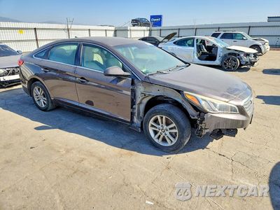 Czwarte zdjęcie samochodu z boku: 2015 HYUNDAI SONATA SE VIN:5NPE24AF4FH229822 - miniatura