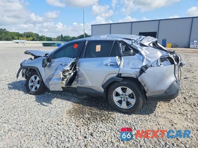 Drugie zdjęcie samochodu z przodu: 2021 TOYOTA RAV4 XLE VIN:2T3W1RFV2MC164366 - miniatura