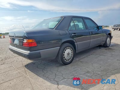 Trzecie zdjęcie samochodu z tyłu: 1993 MERCEDES-BENZ 300 E 4MATIC VIN:WDBED30E2PB912357 - miniatura